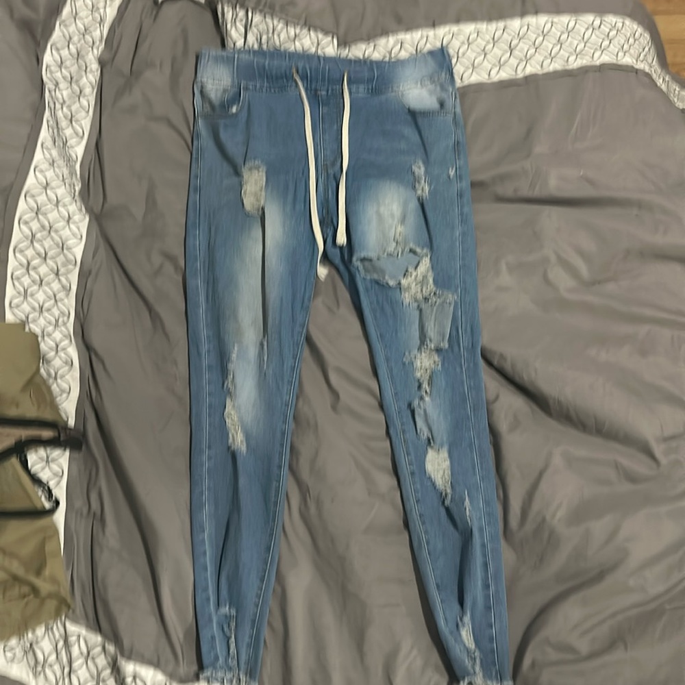 Ripped/distressed jean jeggings